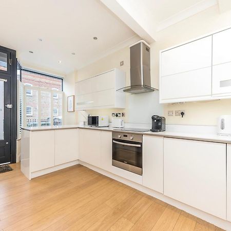 Stylish & Spacious 3 Bed Victorian House Sleeps Up To 7 - Near O2, Museums, Excel, Mazehill Station 12 Mins Direct Into London Bridge מראה חיצוני תמונה