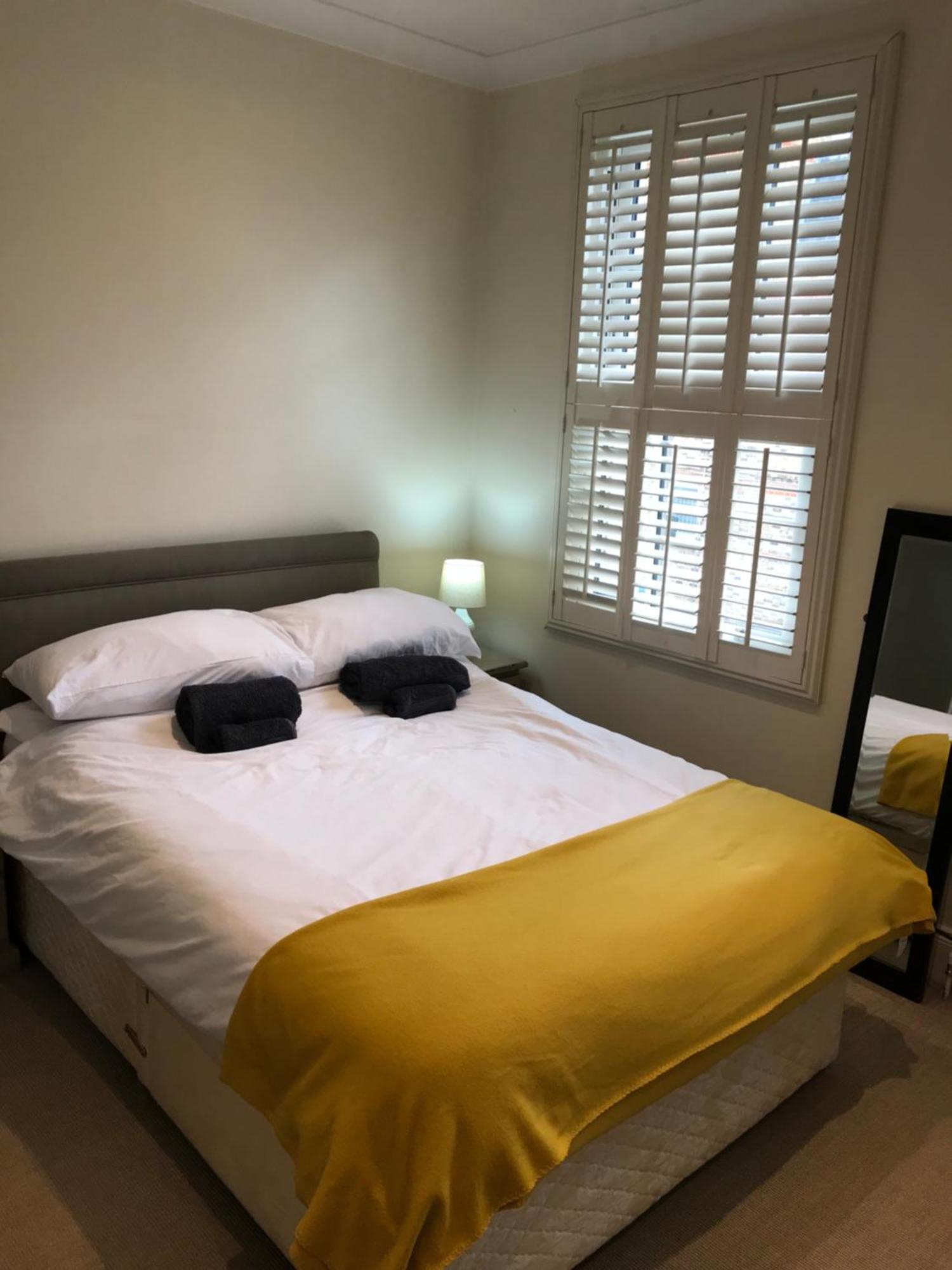 הוילה Stylish & Spacious 3 Bed Victorian House Sleeps Up To 7 - Near O2, Museums, Excel, Mazehill Station 12 Mins Direct Into London Bridge מראה חיצוני תמונה