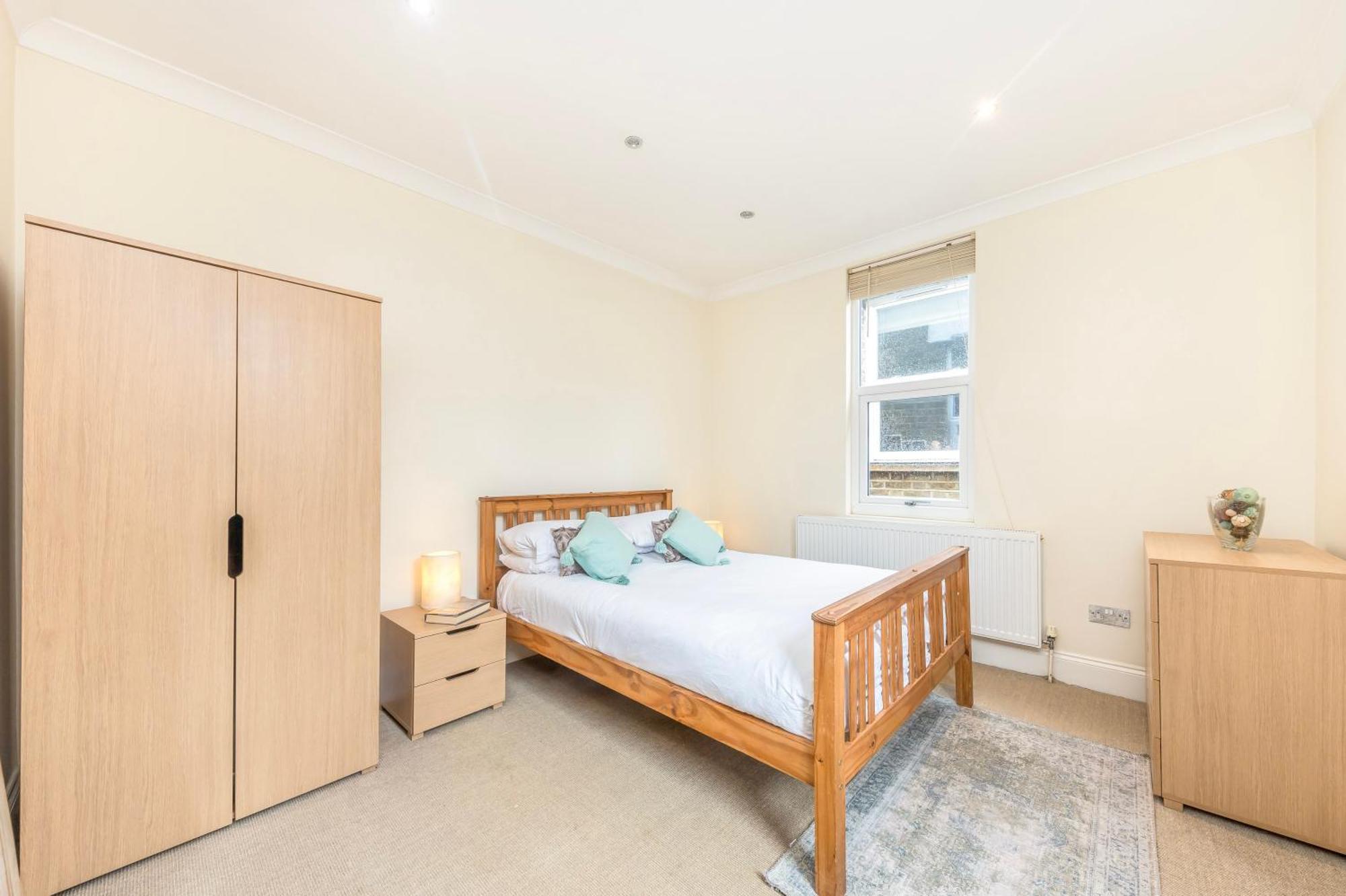 Stylish & Spacious 3 Bed Victorian House Sleeps Up To 7 - Near O2, Museums, Excel, Mazehill Station 12 Mins Direct Into London Bridge מראה חיצוני תמונה