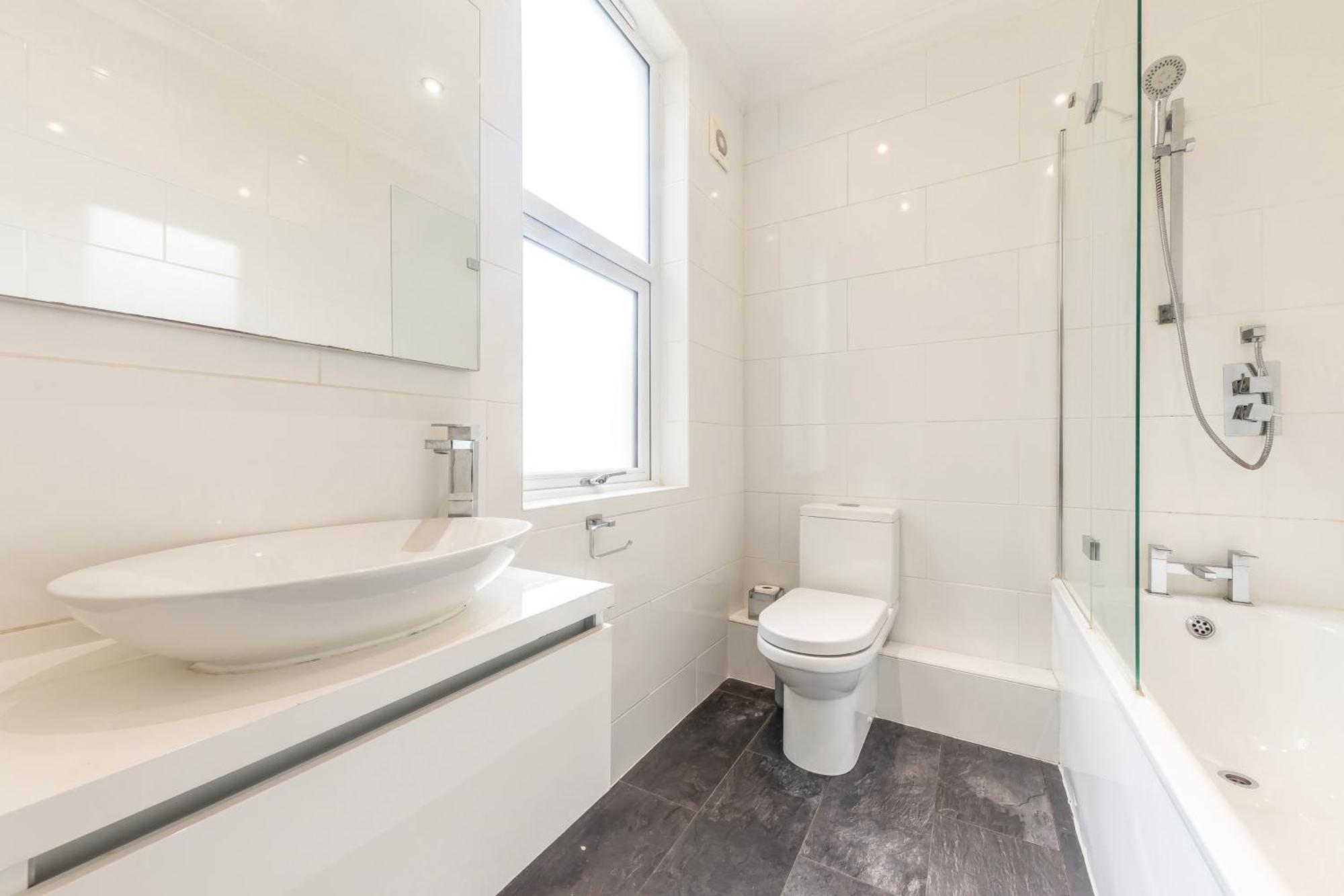 הוילה Stylish & Spacious 3 Bed Victorian House Sleeps Up To 7 - Near O2, Museums, Excel, Mazehill Station 12 Mins Direct Into London Bridge מראה חיצוני תמונה